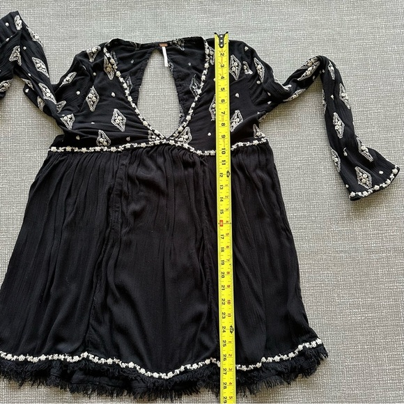 Free people women’s baby doll embroidered top, black, and white sz XS - Picture 10 of 10